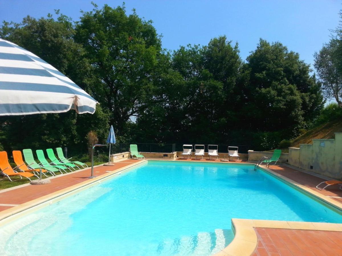 Comfortable Mansion In With Swimming Pool Siena